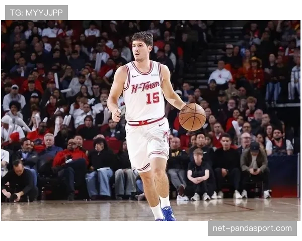 篮球非法挡拆规则为何争议不断？揭秘NBA赛场判罚细节